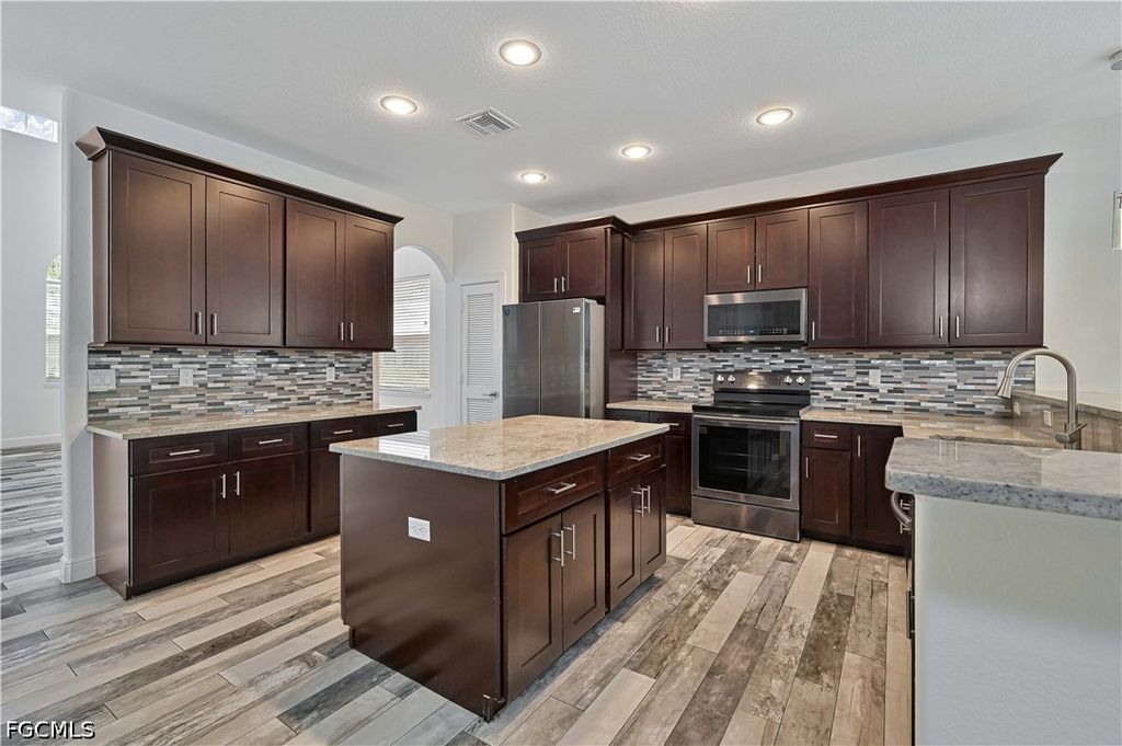 8645 Pegasus Dr, Lehigh Acres