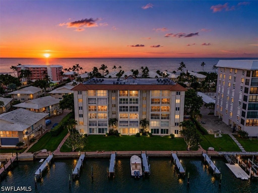 2600 Gulf Shore Blvd N 42, Naples