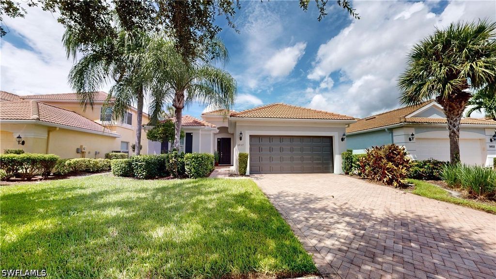 5937 Constitution St, Ave Maria