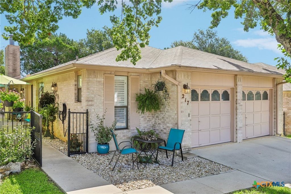 1217 Bluff Creek Circle, New Braunfels