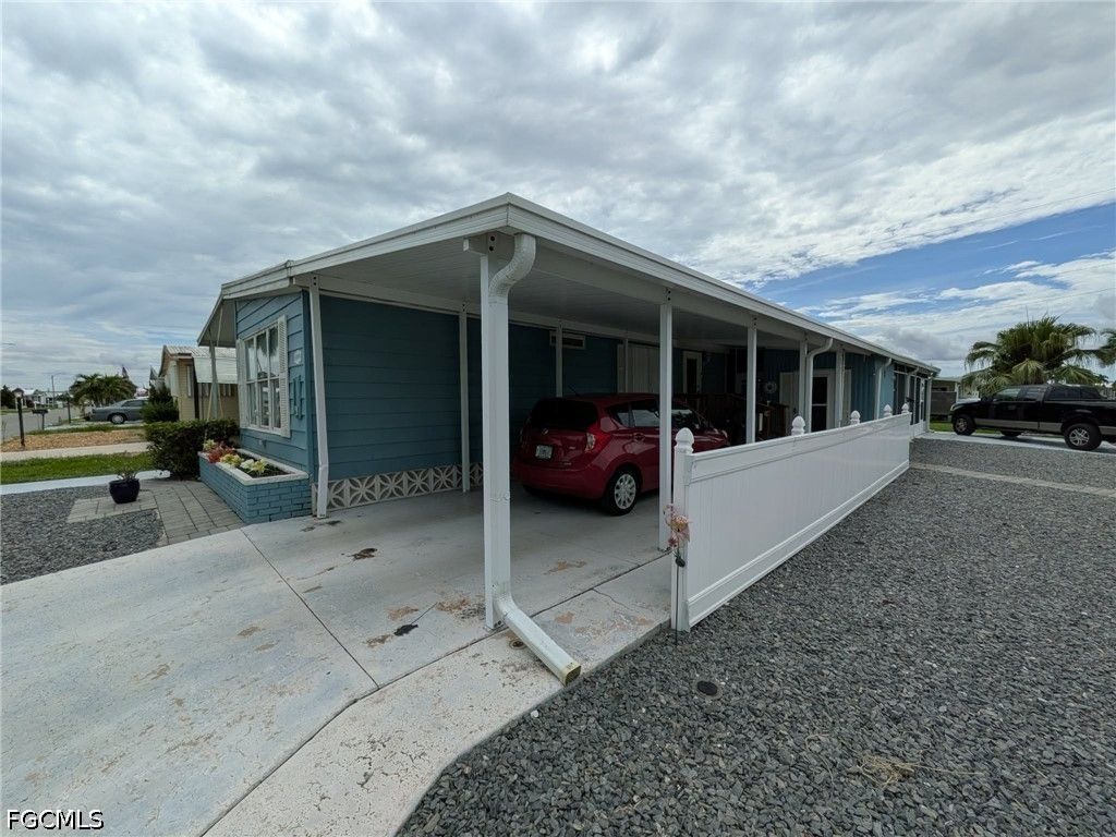 9033 Flamingo Cir, North Fort Myers