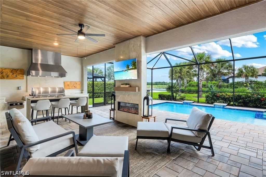 9151 Snowy Owl Way, Naples
