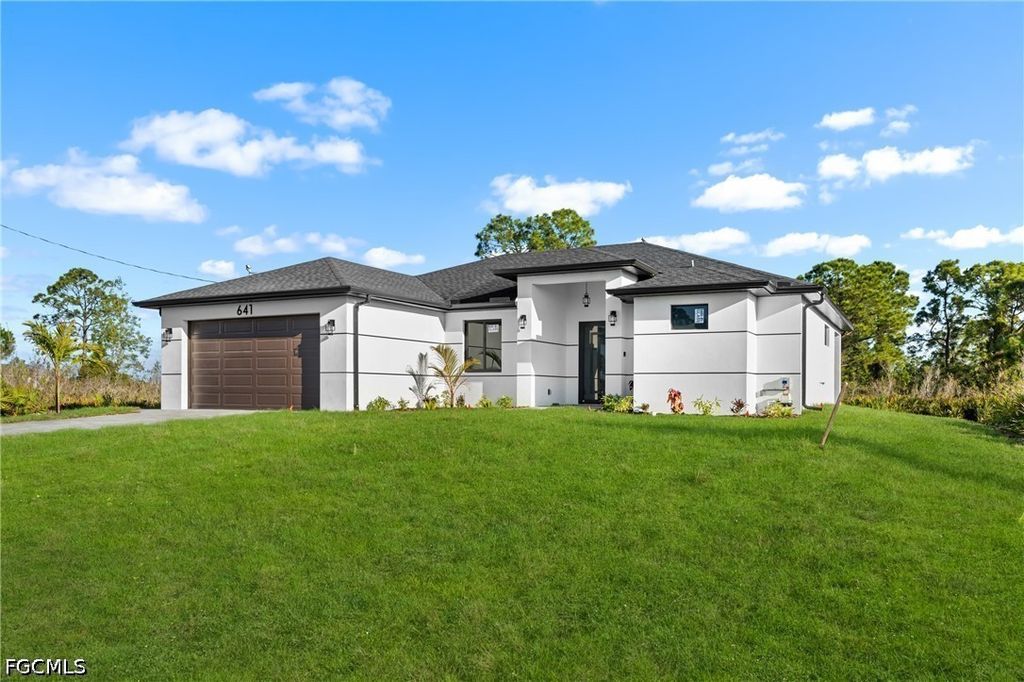 641 Camilla St E, Lehigh Acres