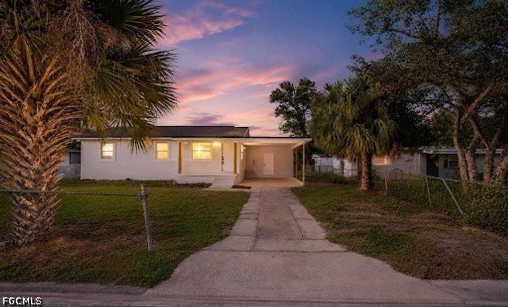 1644 Pawnee St, FORT MYERS