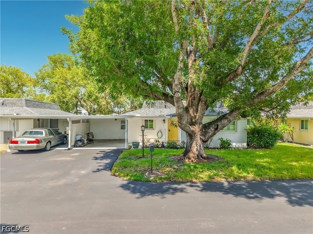 842 Pangola Dr, North Fort Myers
