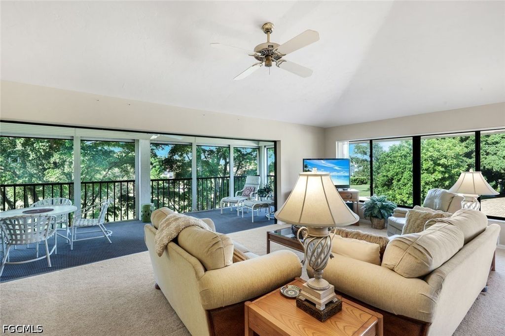 6258 Cougar Run 301, FORT MYERS
