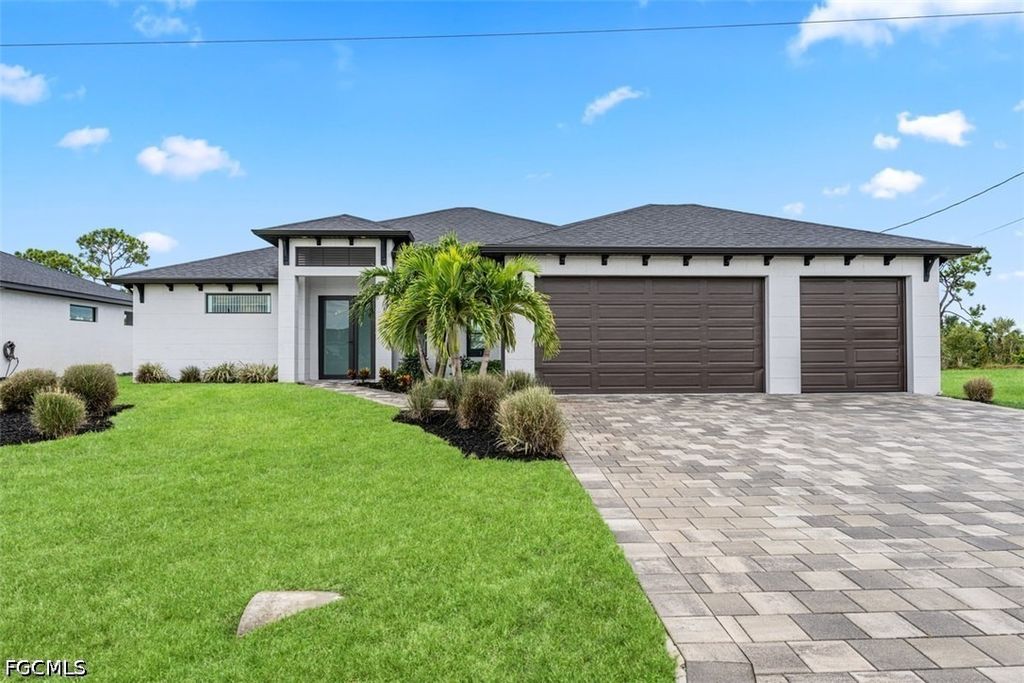 1124 Sw 4th Ln, Cape Coral