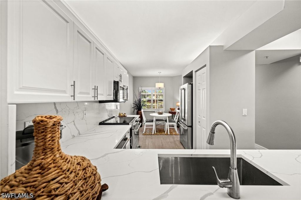 7502 Silver Trumpet Ln 103, Naples