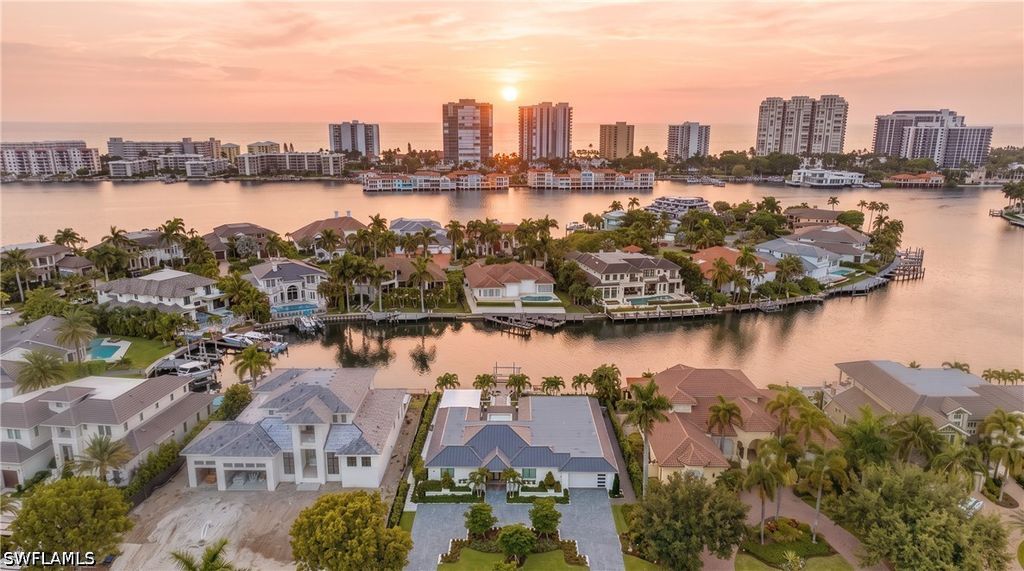 3737 Crayton Rd, Naples