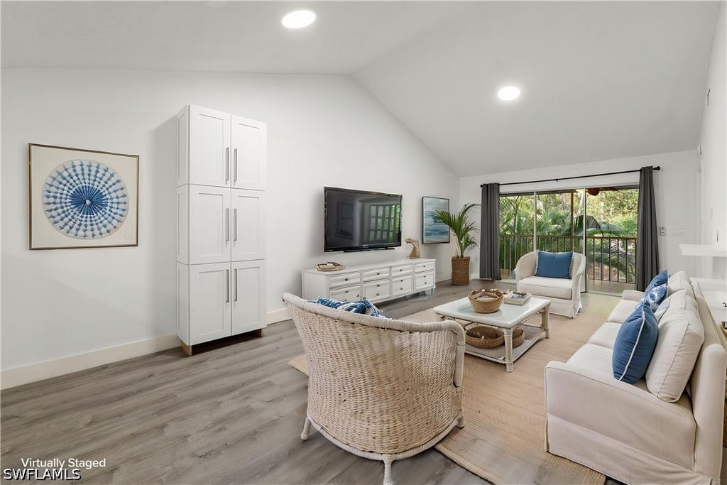 3451 County Barn Rd 203, Naples