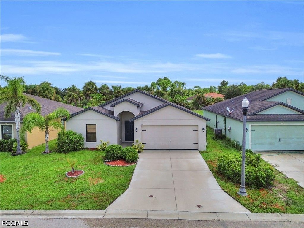 169 Shadow Lakes Dr, Lehigh Acres