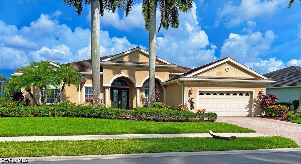 4991 Cerromar Dr, Naples