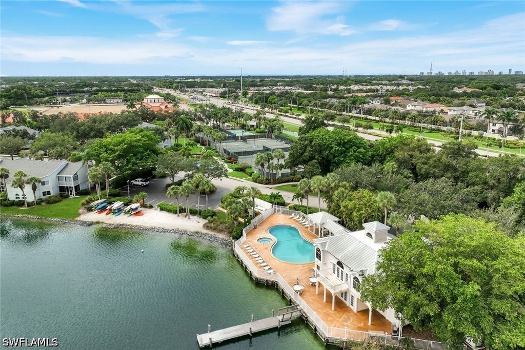 2731 Citrus Lake Dr 101, Naples