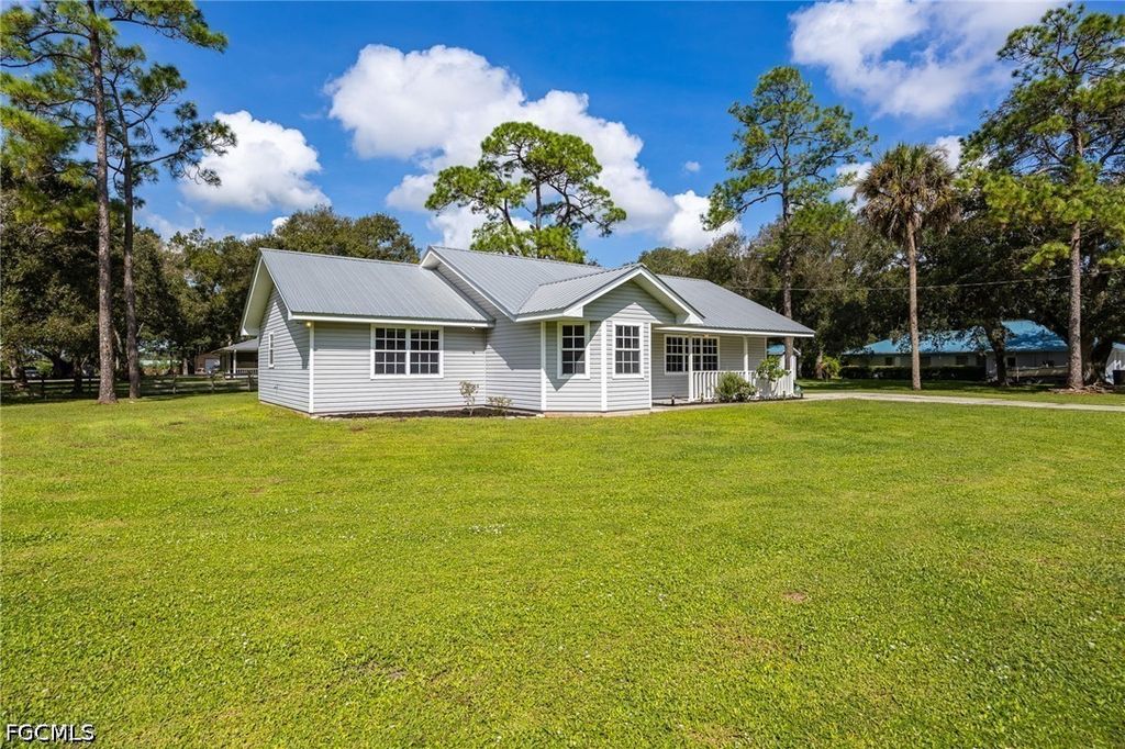 1212 Woods Dr, Labelle