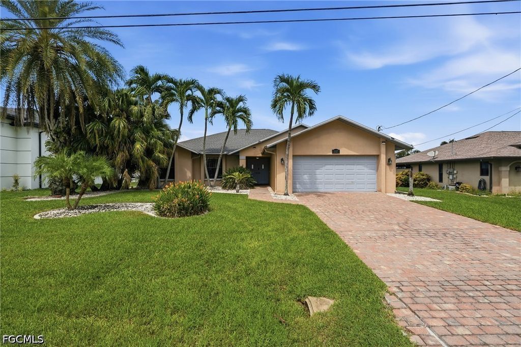 1327 Se 17th St, Cape Coral