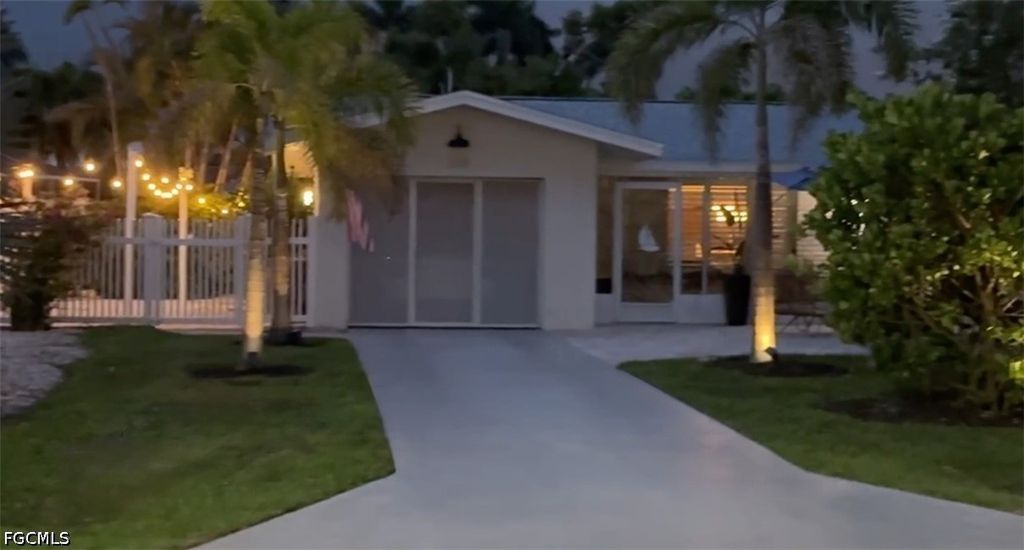 269 Bayshore Dr, Cape Coral