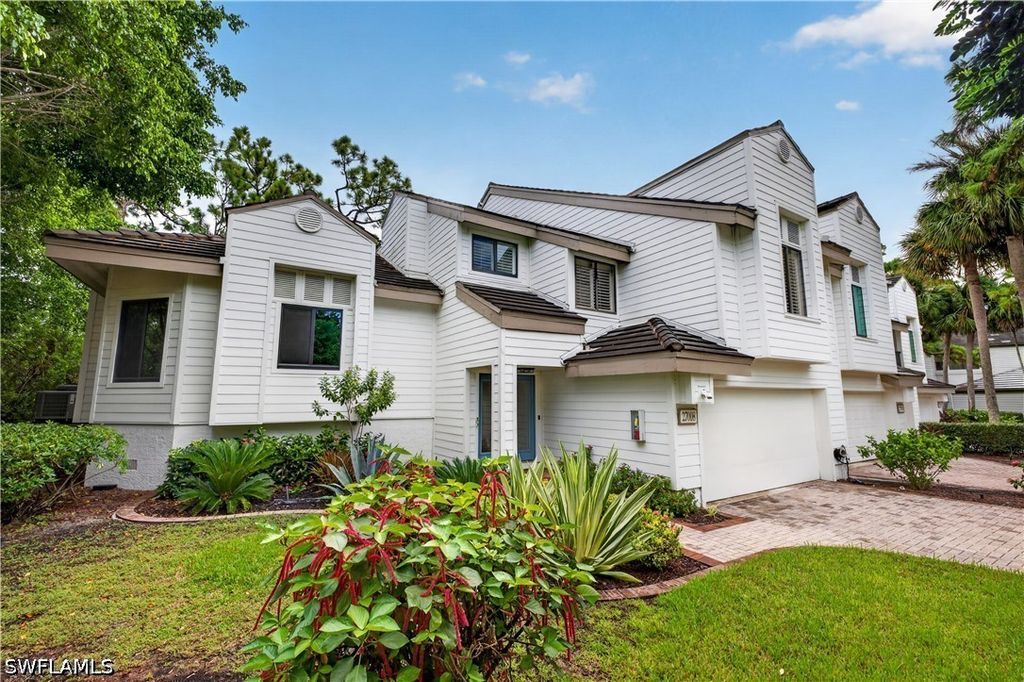 27008 Oakwood Lake Dr, Bonita Springs