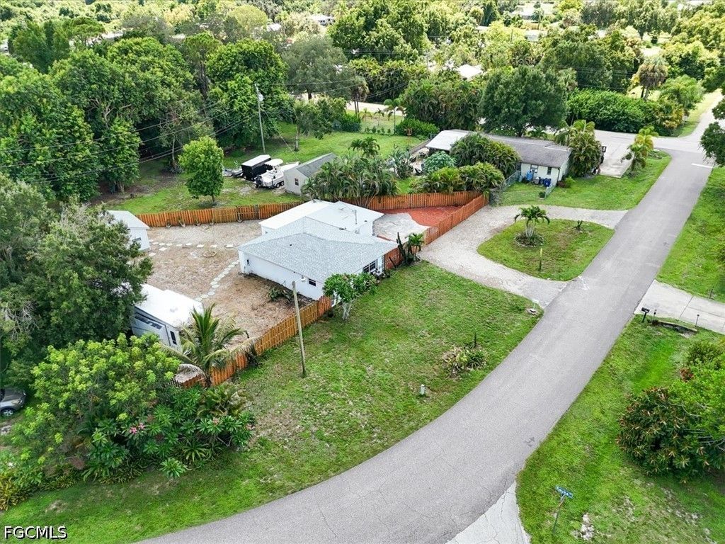218 Poe Ave, North Fort Myers