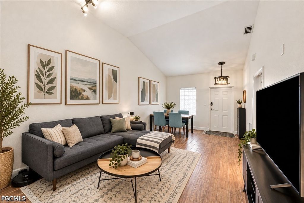8423 Bernwood Cv Loop 410, Fort Myers