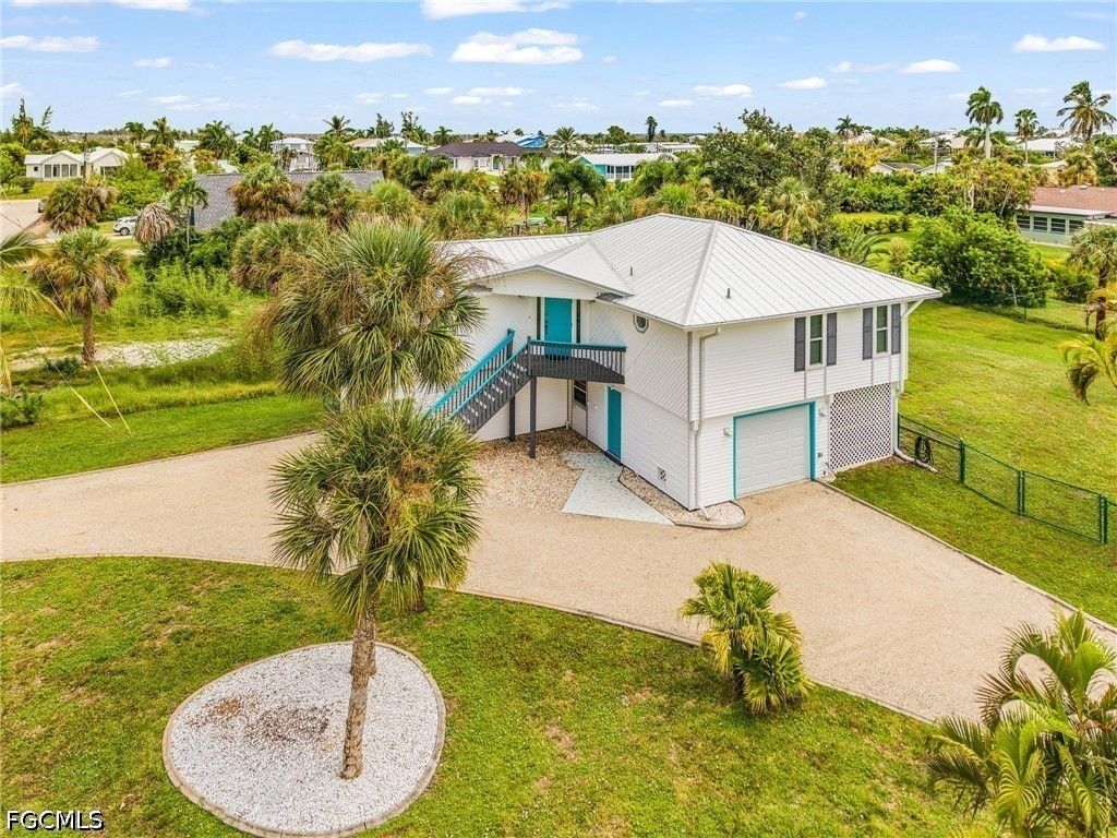 2510 Rose Ave, St James City