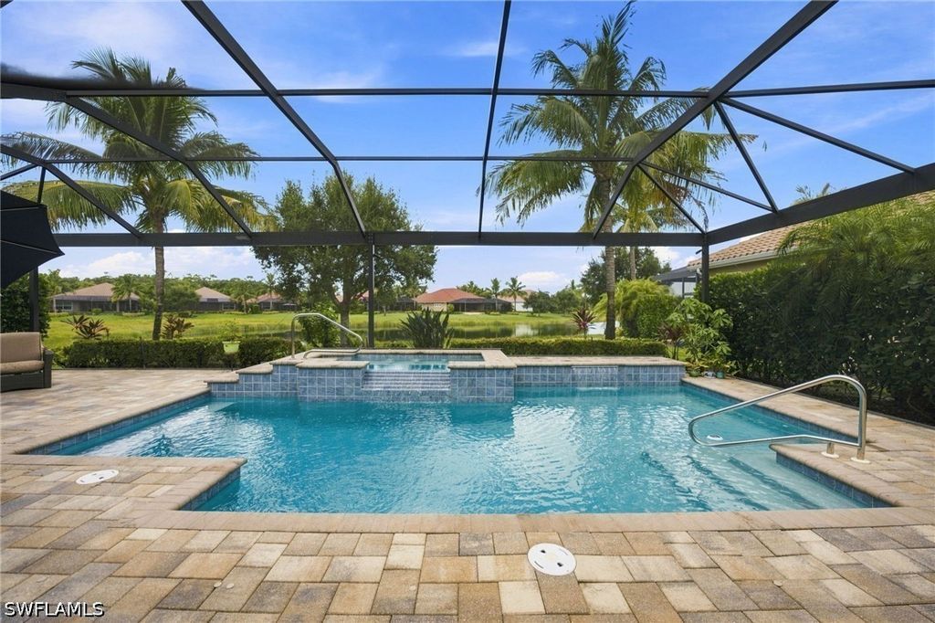 9455 Lagomar Ct, Naples