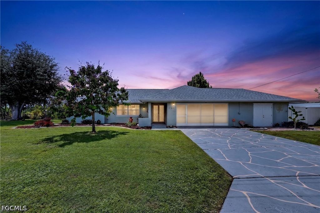 102 Se 38th Ter, Cape Coral
