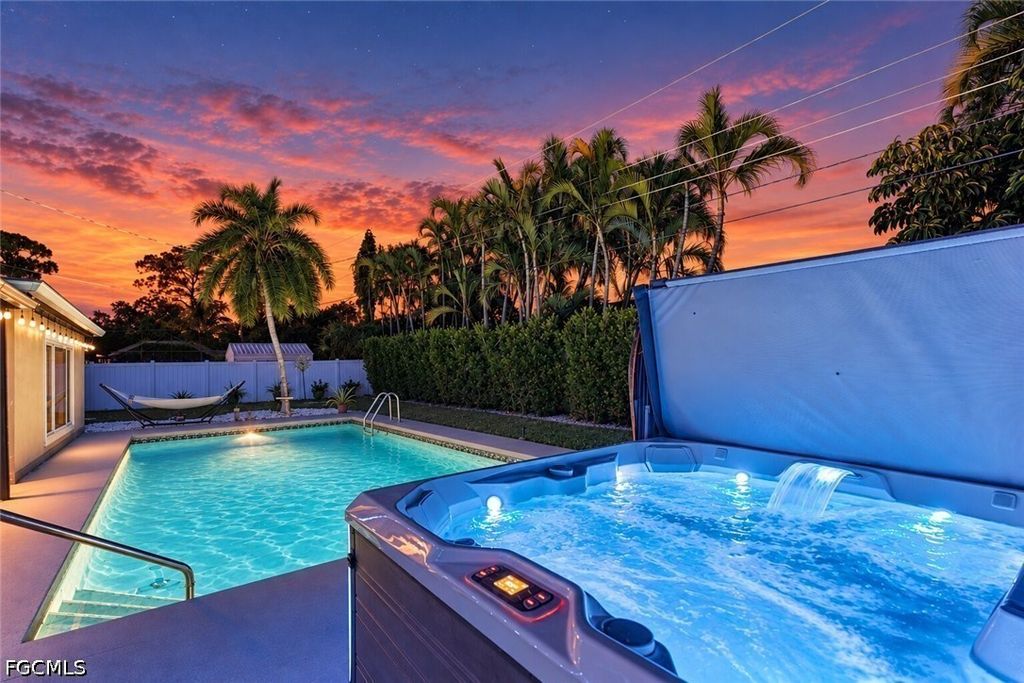 2439 Ephraim Ave, FORT MYERS