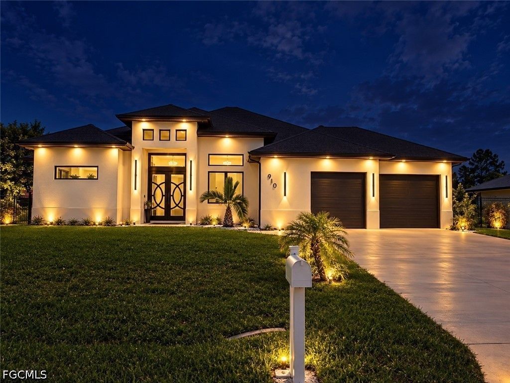 910 Venice Ave N, Lehigh Acres