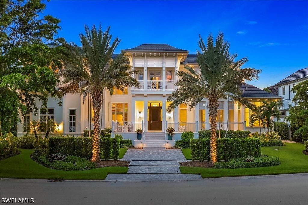 12 Sabre Ln, Naples