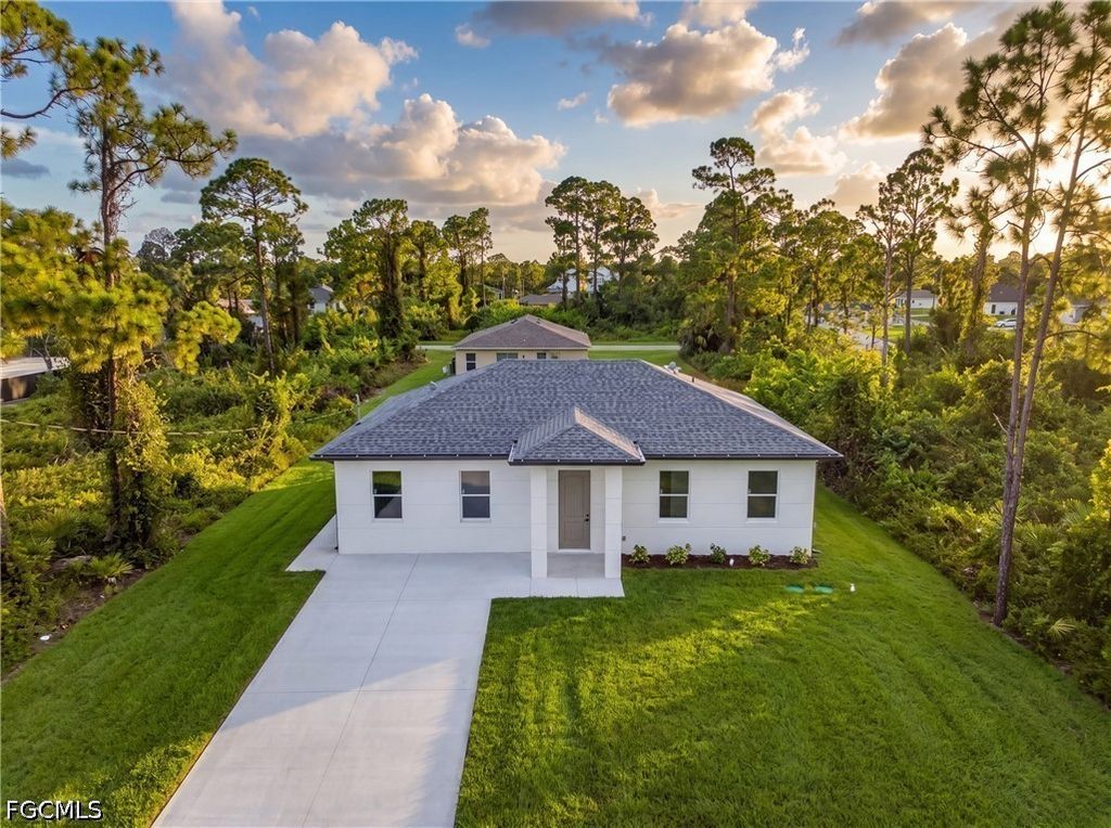 308 Mangonia Ave, Lehigh Acres