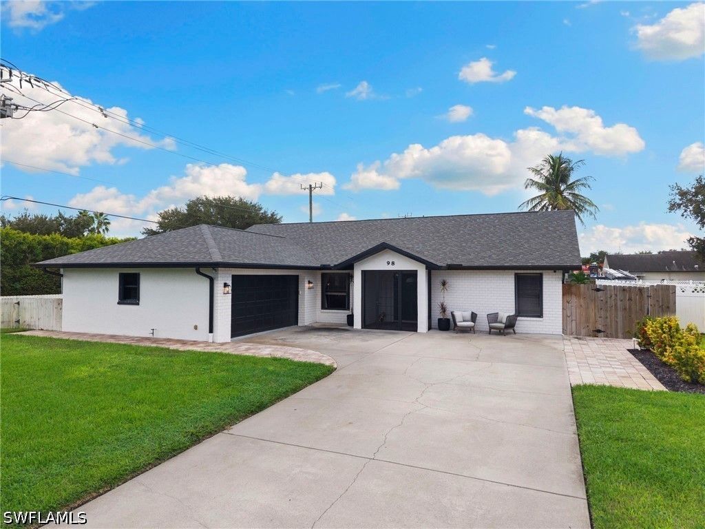 98 Chardon Pl, Naples