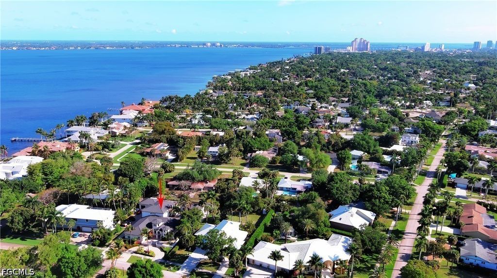 1229 Plumosa Dr, Fort Myers