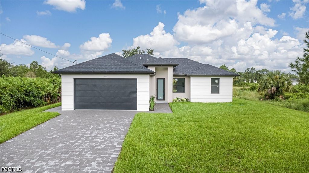1222 Earnest St E, Lehigh Acres