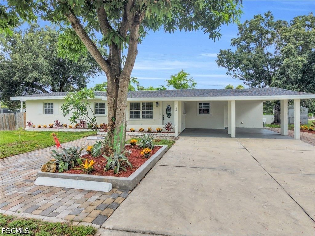 4301 New St, FORT MYERS