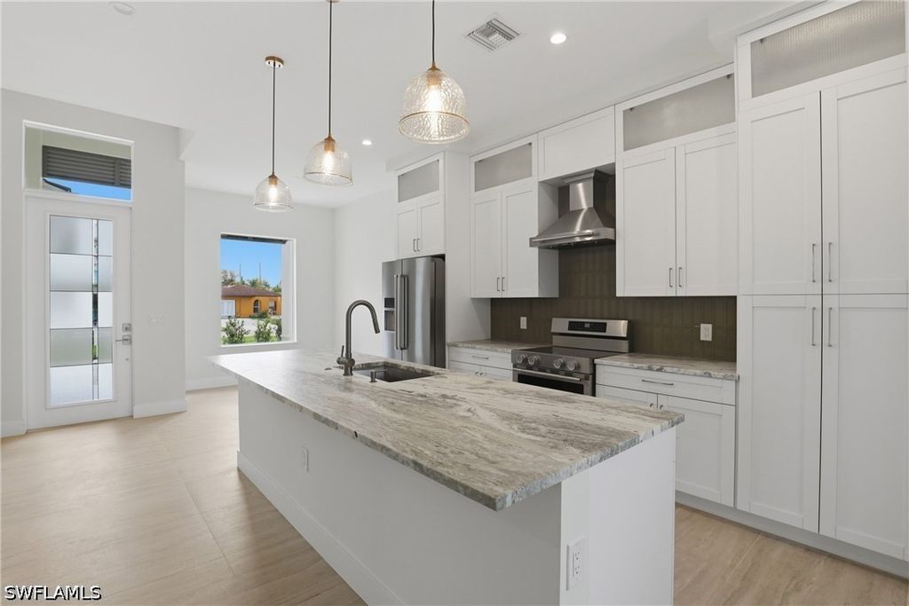 1017 Frank Whiteman Blvd, Naples