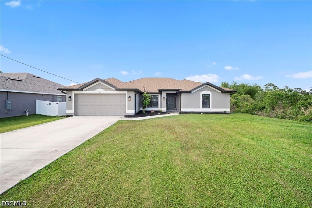 490 Windermere Dr, Lehigh Acres