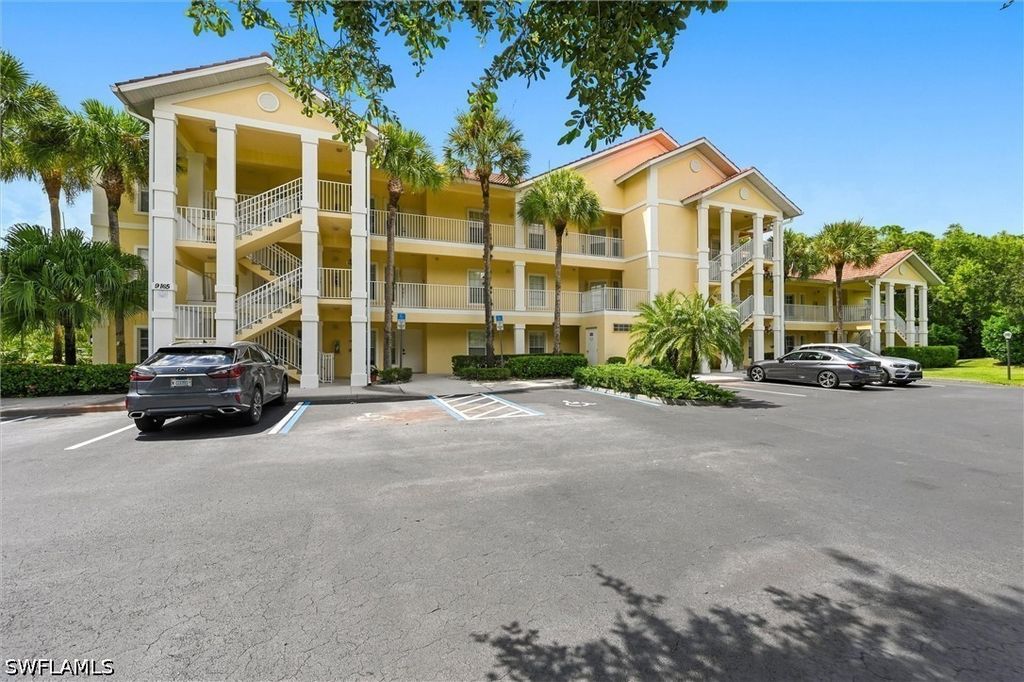 9165 Celeste Dr 103, Naples