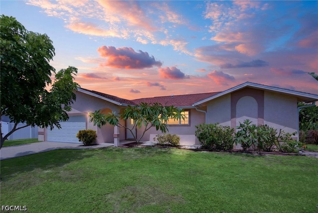 305 Se 27th Ter, CAPE CORAL