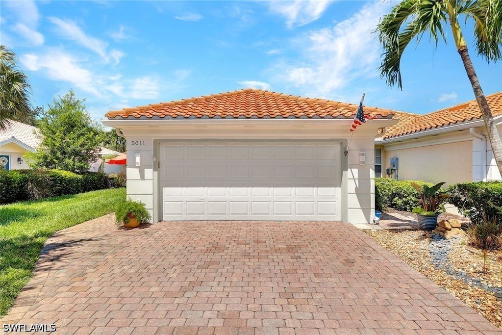 5011 Kingston Way, Naples
