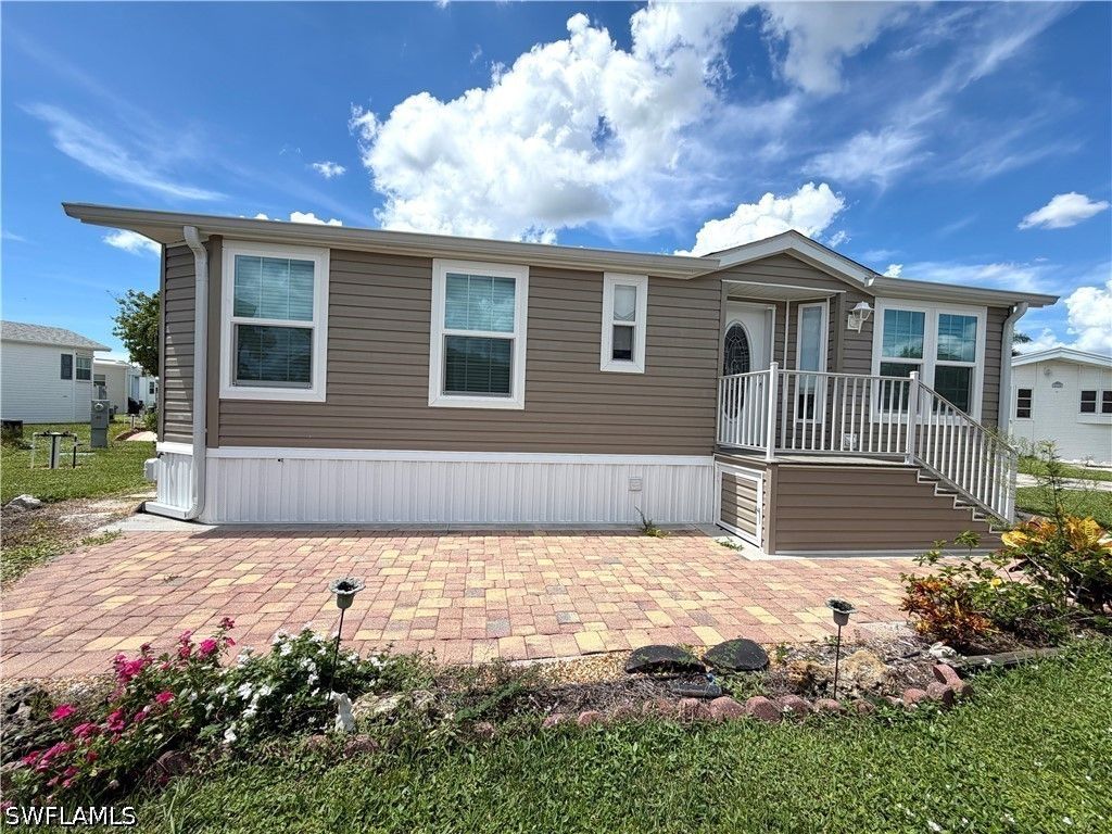 4521 Sawmill Dr E, Estero