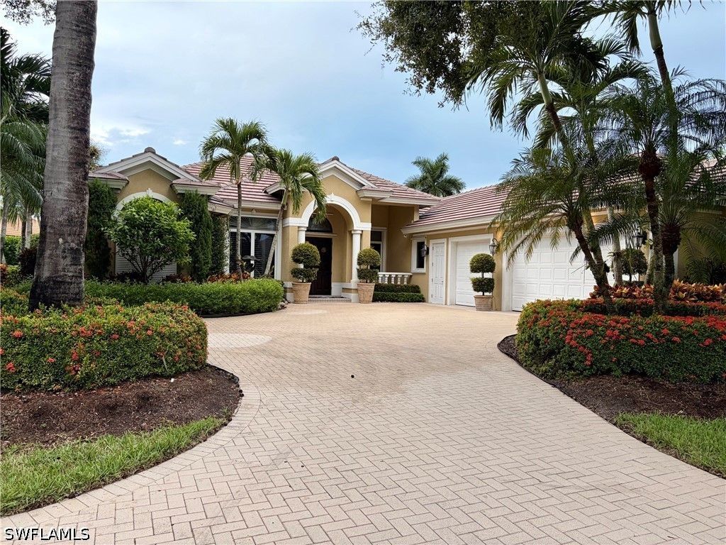 2633 Finchley Ln St, Naples