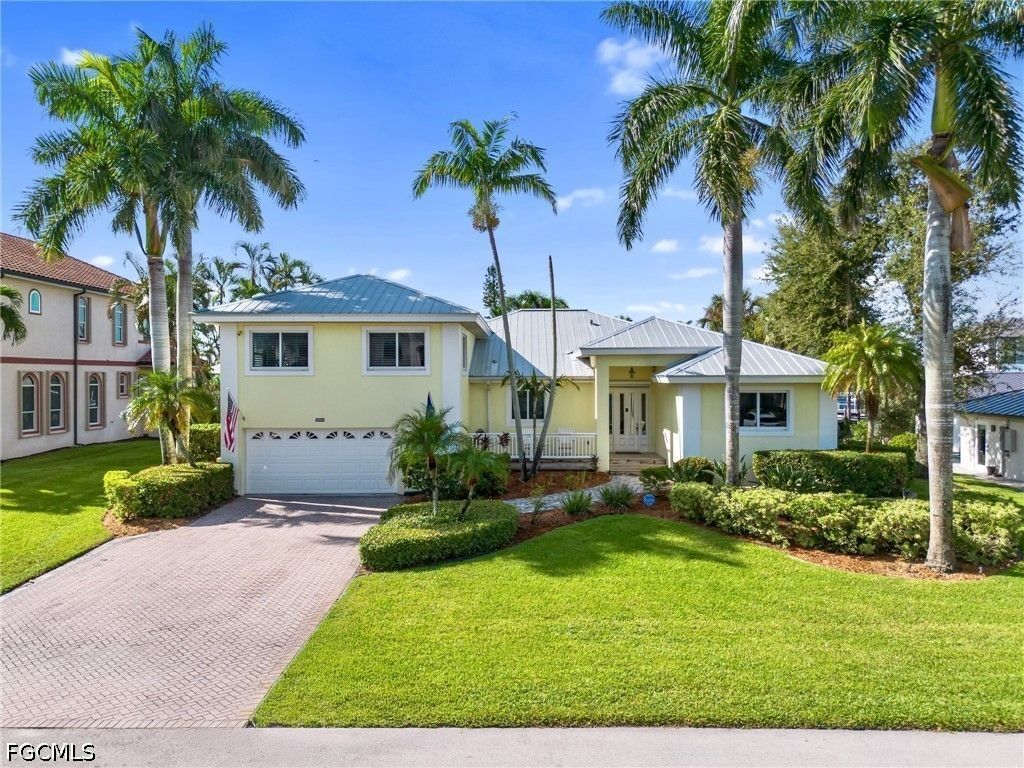 822 Cypress Lake Cir, Fort Myers