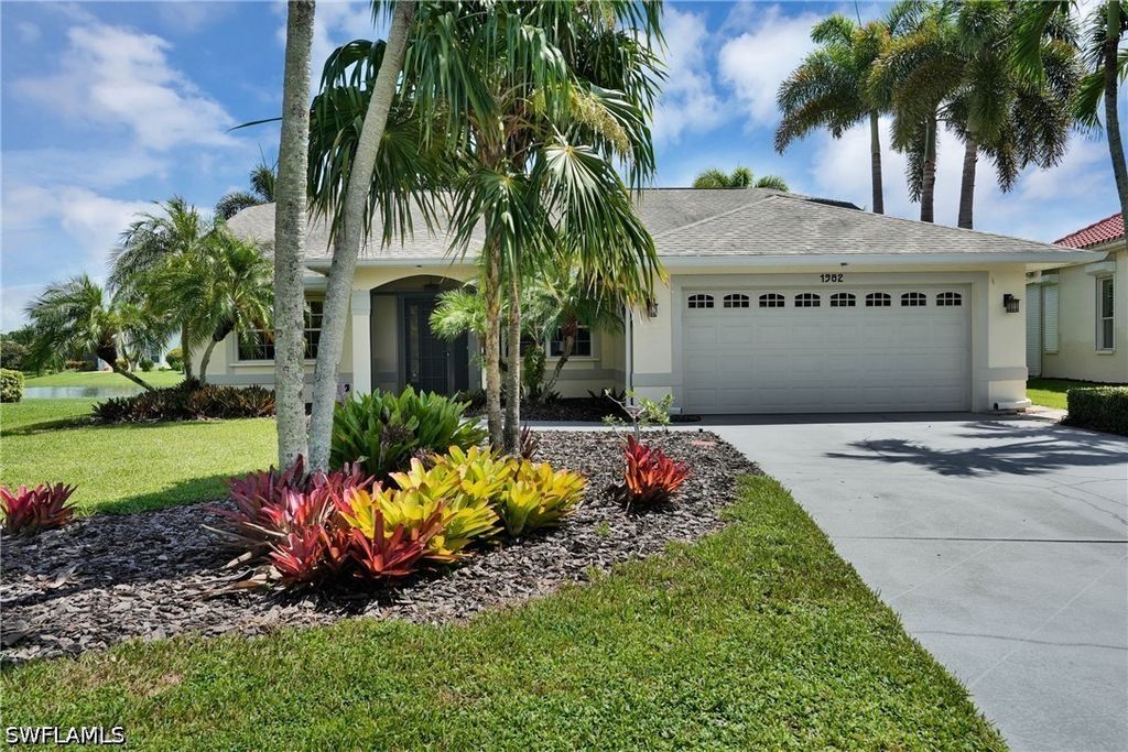 1982 E Crown Pointe Blvd, Naples