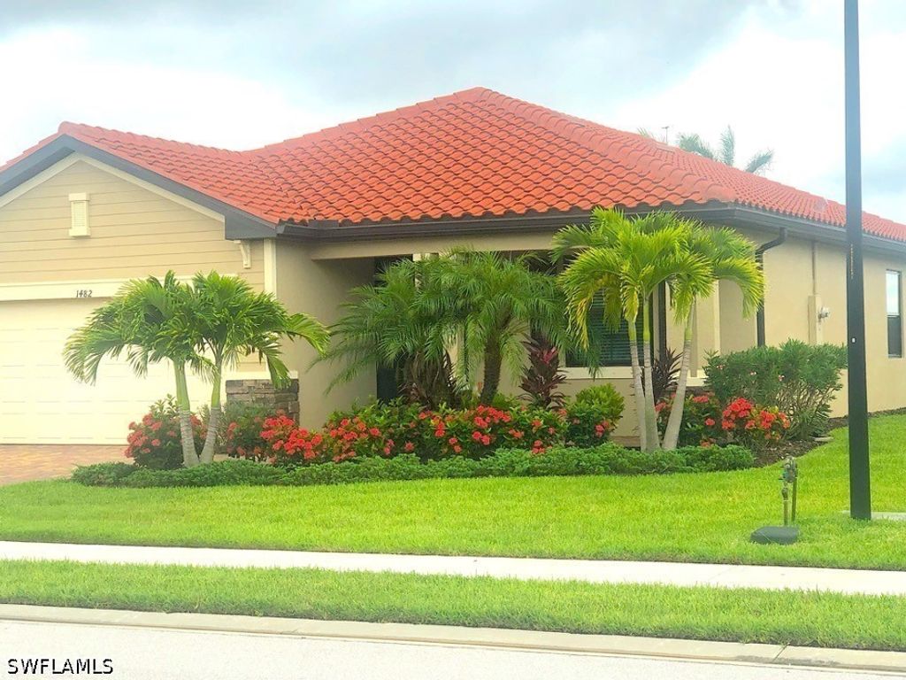 1482 Santiago Cir, Naples