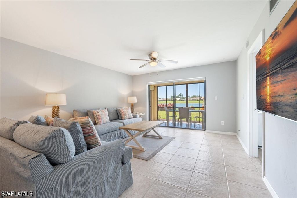 7220 Cvntry Ct 210, Naples