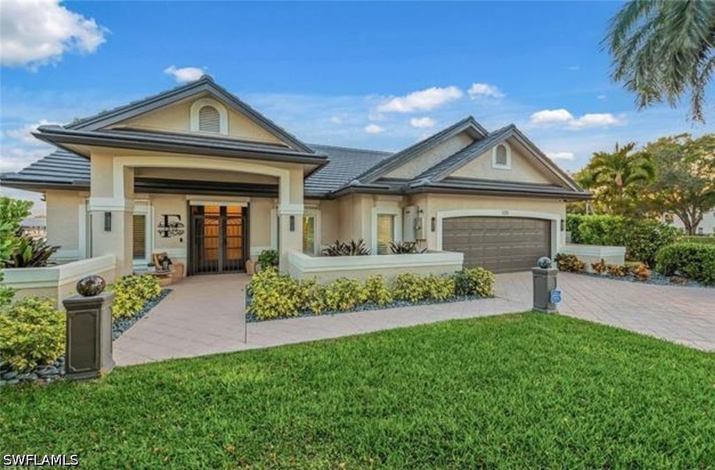 123 Newport Dr, Naples
