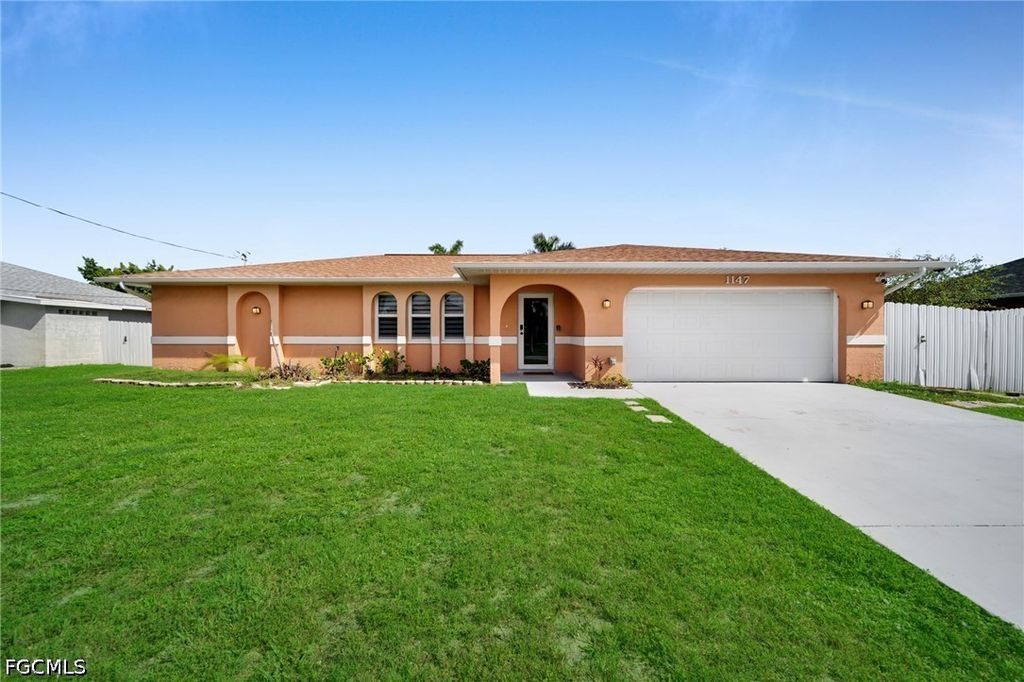 1147 Sw 39th St, Cape Coral