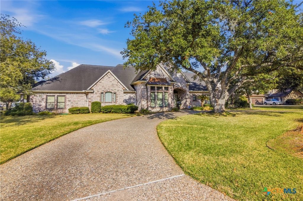 115 Alameda Circle, Victoria