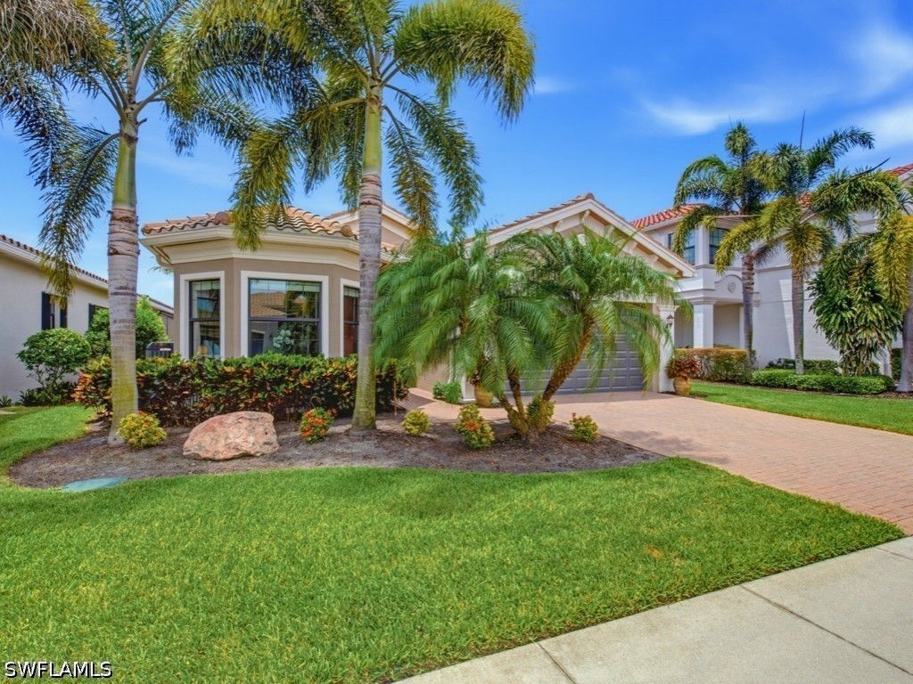 2871 Cinnamon Bay Cir, Naples