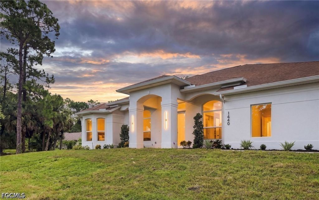 1440 15th St Sw, Naples